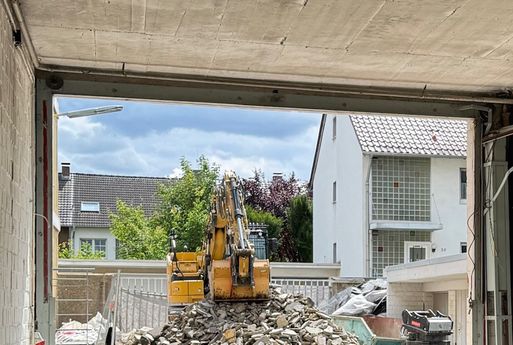 Kernsanierung in Brühl Bauschutt