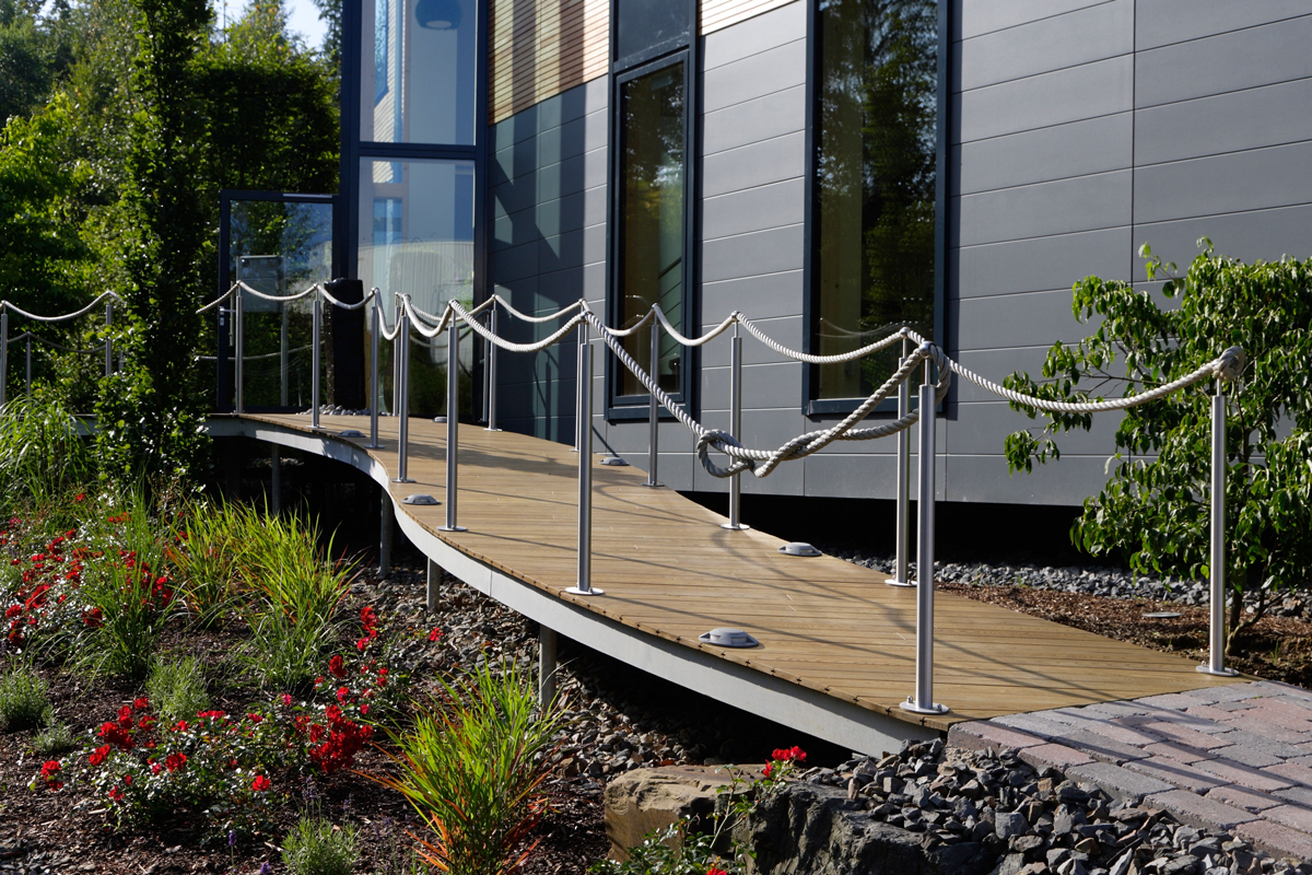 Holzbaupreis Bürogebäude S+K Holzbau Ansicht Brücke Holz