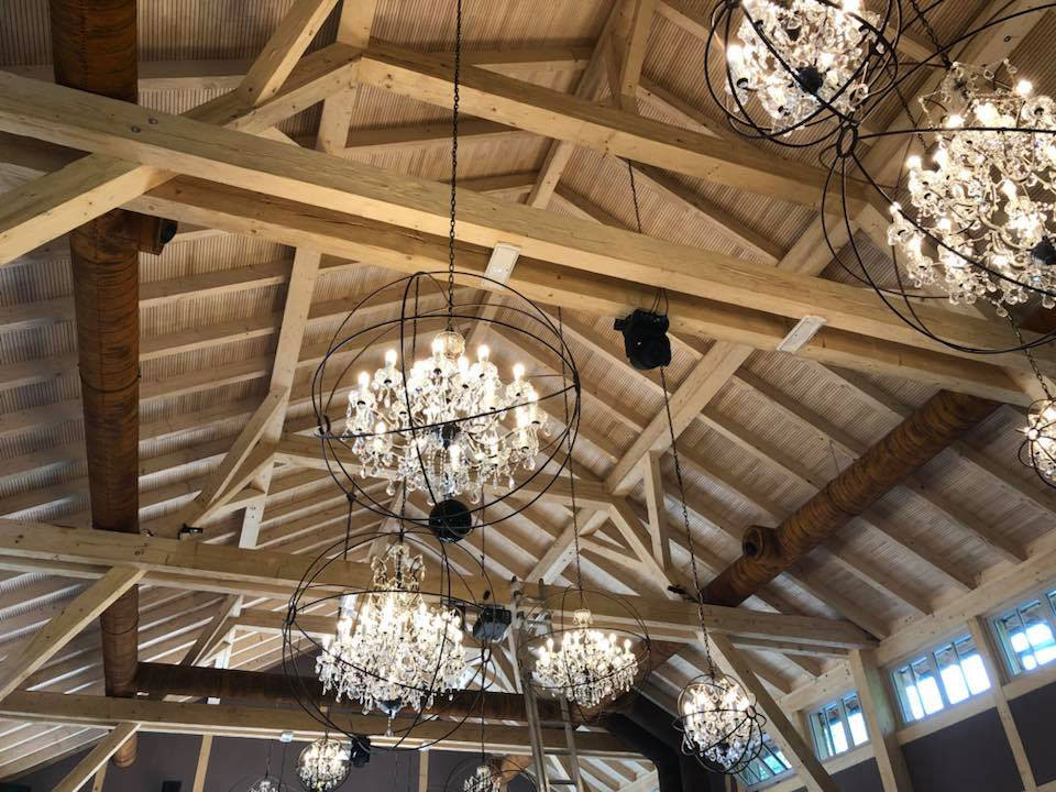 Holzbau Eventscheune Holsteinsmühle Innenansicht