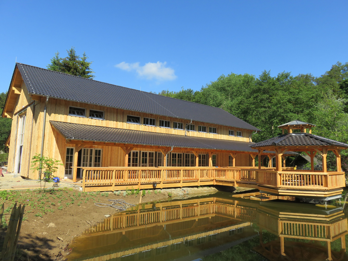 Holzbau Eventscheune Holsteinsmühle Aussenansicht