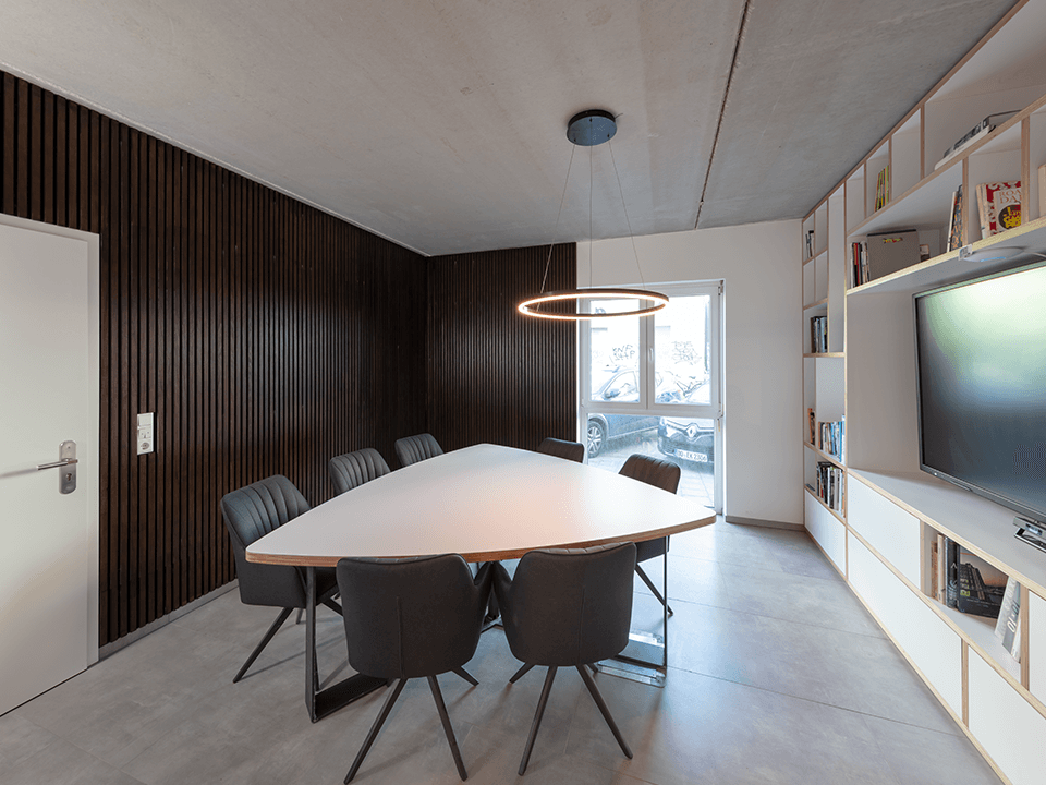 LichtHof Ehrenfeld Ansicht Innen Stühle